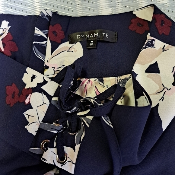 DYNAMITE Floral Wide leg Pants - Picture 4 of 11